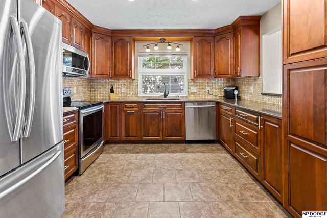 5021 S 149 Street, Omaha, NE 68137
