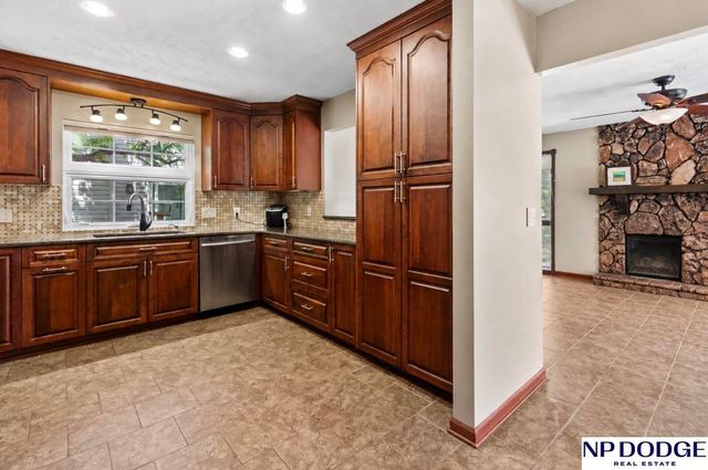 5021 S 149 Street, Omaha, NE 68137