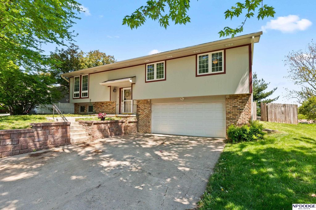 5021 S 149 Street, Omaha, NE 68137