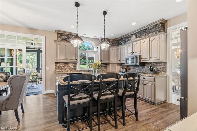 5411 Bridgecreek Avenue NW, Canton, OH 44718