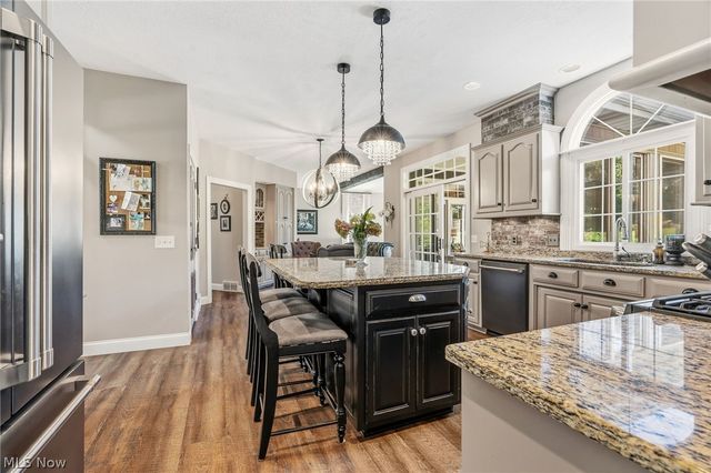 5411 Bridgecreek Avenue NW, Canton, OH 44718