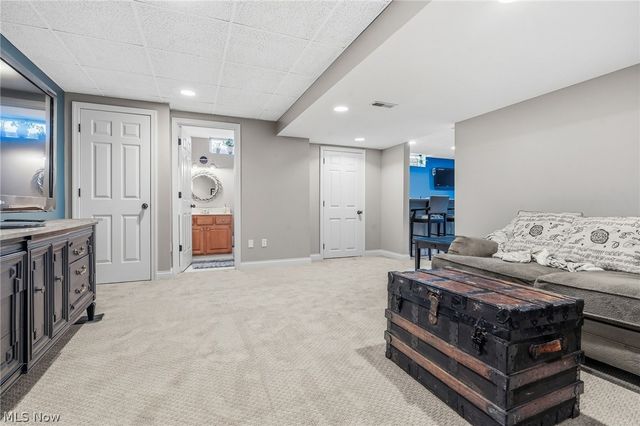 5411 Bridgecreek Avenue NW, Canton, OH 44718