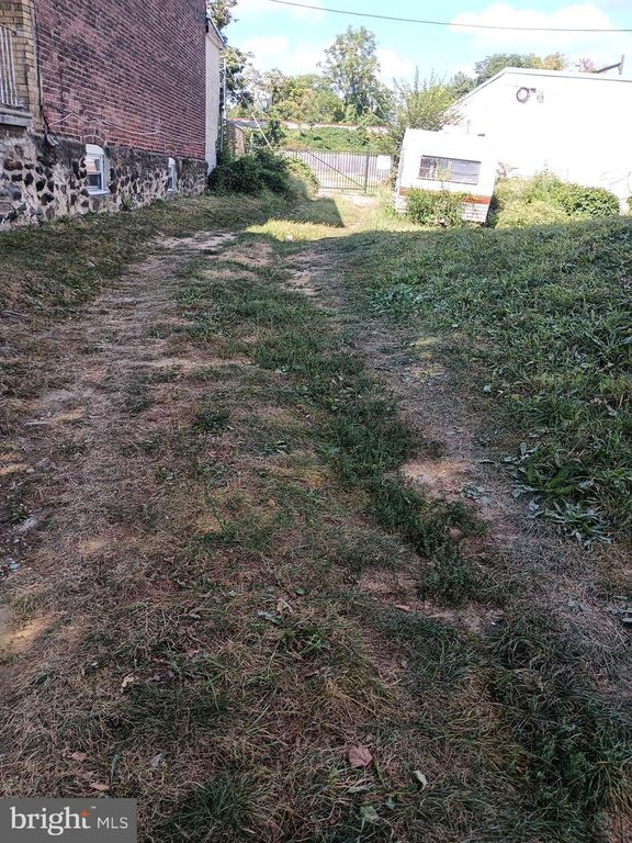 829 W FISHER AVE, Philadelphia, PA 19141