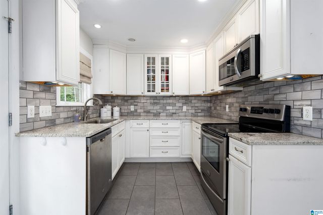 1789 VESTAVIEW LANE, Vestavia Hills, AL 35216