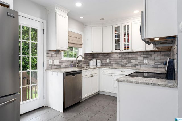 1789 VESTAVIEW LANE, Vestavia Hills, AL 35216