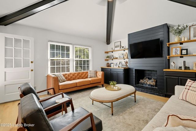 2405 Stannye Ct, Louisville, KY 40222