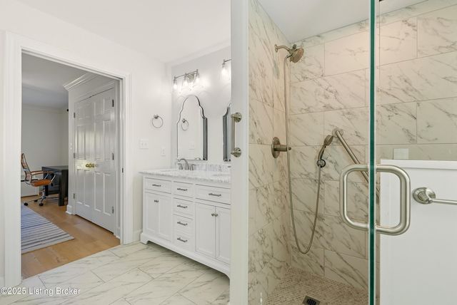 2405 Stannye Ct, Louisville, KY 40222