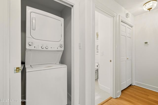 2405 Stannye Ct, Louisville, KY 40222