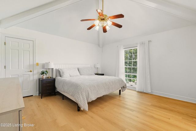 2405 Stannye Ct, Louisville, KY 40222