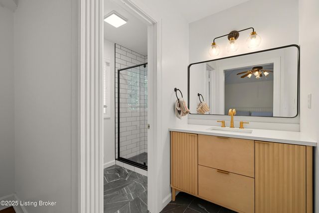 2405 Stannye Ct, Louisville, KY 40222