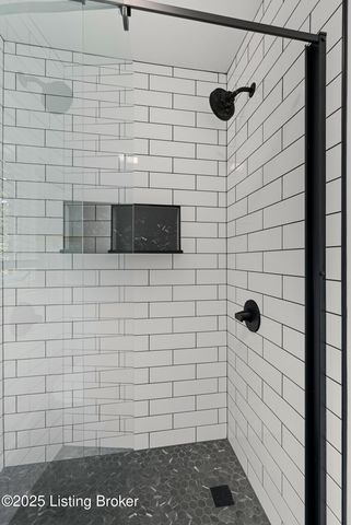 2405 Stannye Ct, Louisville, KY 40222