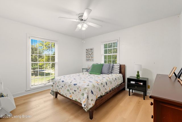 2405 Stannye Ct, Louisville, KY 40222