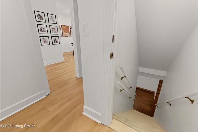 2405 Stannye Ct, Louisville, KY 40222