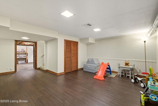 2405 Stannye Ct, Louisville, KY 40222