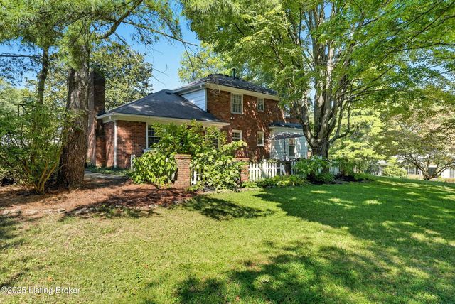 2405 Stannye Ct, Louisville, KY 40222