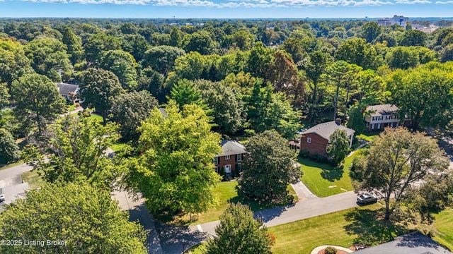 2405 Stannye Ct, Louisville, KY 40222