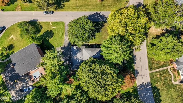 2405 Stannye Ct, Louisville, KY 40222