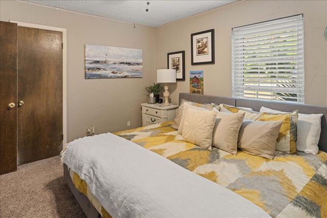 2002 W Lake Drive, Gladewater, TX 75647