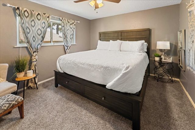 2002 W Lake Drive, Gladewater, TX 75647