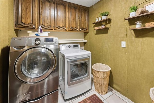 2002 W Lake Drive, Gladewater, TX 75647