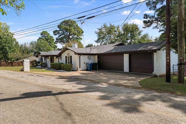 2002 W Lake Drive, Gladewater, TX 75647