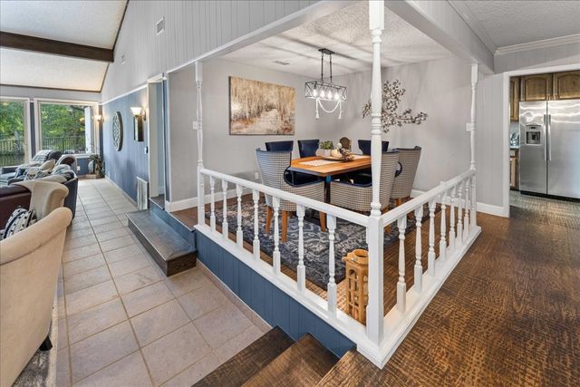 2002 W Lake Drive, Gladewater, TX 75647