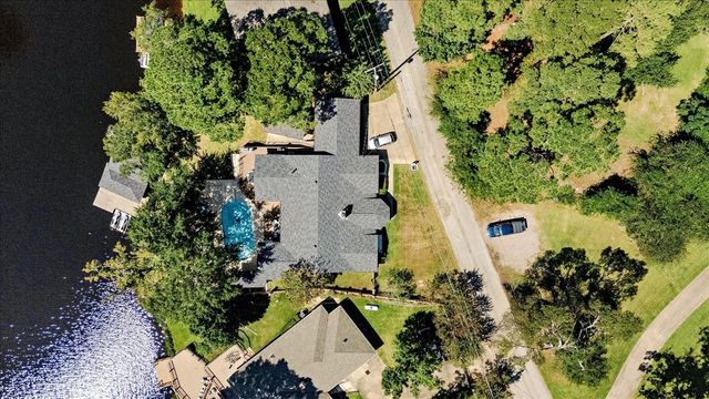 2002 W Lake Drive, Gladewater, TX 75647