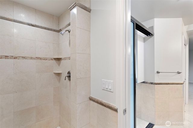 1932 S 370th Court, Federal Way, WA 98003