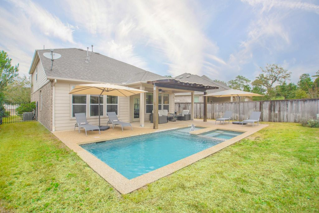 15 Tealight Place, The Woodlands, TX 77375