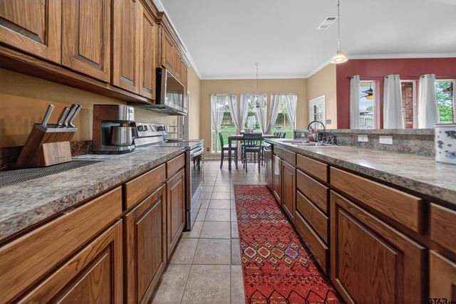 11274 Meadows Drive, Flint, TX 75762