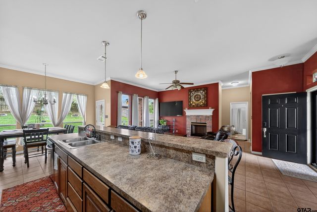 11274 Meadows Drive, Flint, TX 75762