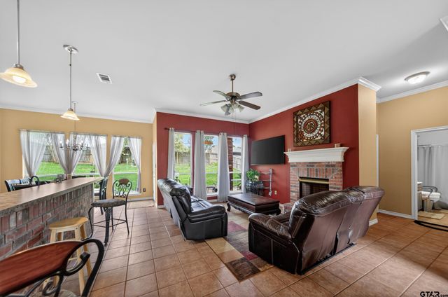 11274 Meadows Drive, Flint, TX 75762