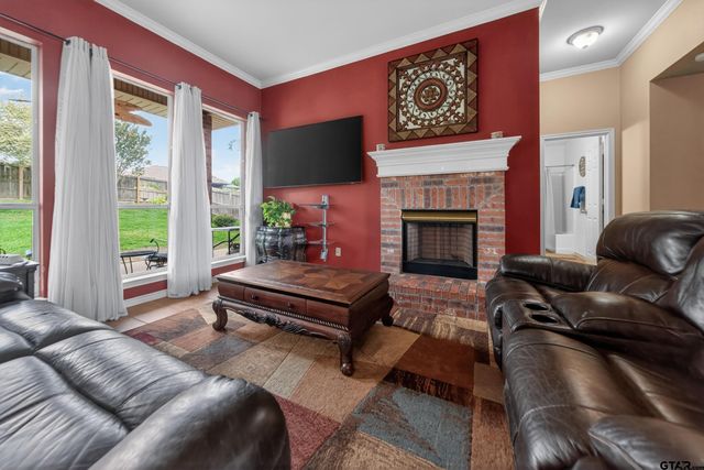 11274 Meadows Drive, Flint, TX 75762