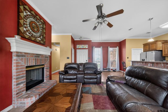 11274 Meadows Drive, Flint, TX 75762