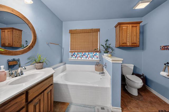 11274 Meadows Drive, Flint, TX 75762