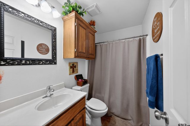 11274 Meadows Drive, Flint, TX 75762