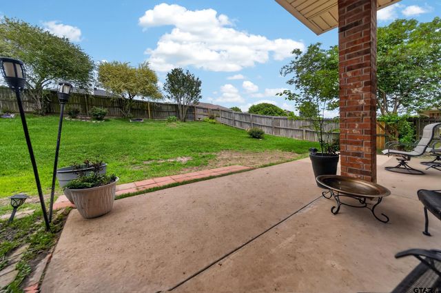 11274 Meadows Drive, Flint, TX 75762