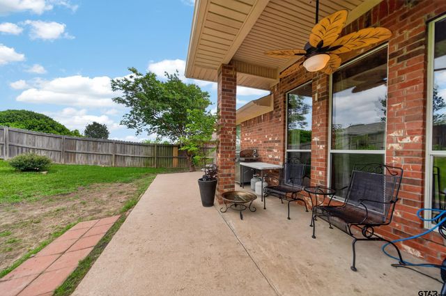 11274 Meadows Drive, Flint, TX 75762