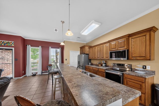 11274 Meadows Drive, Flint, TX 75762