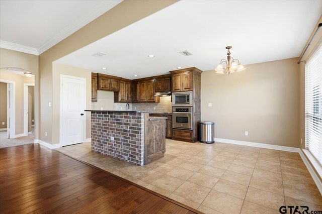 345 Baganie Ln, Bullard, TX 75757