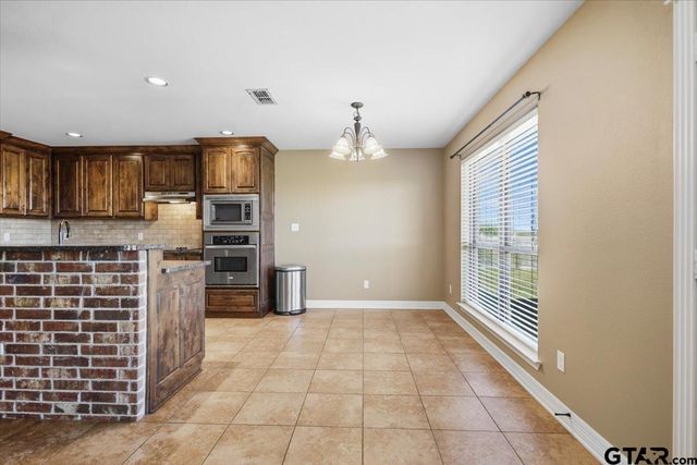 345 Baganie Ln, Bullard, TX 75757