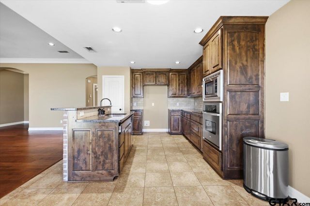 345 Baganie Ln, Bullard, TX 75757