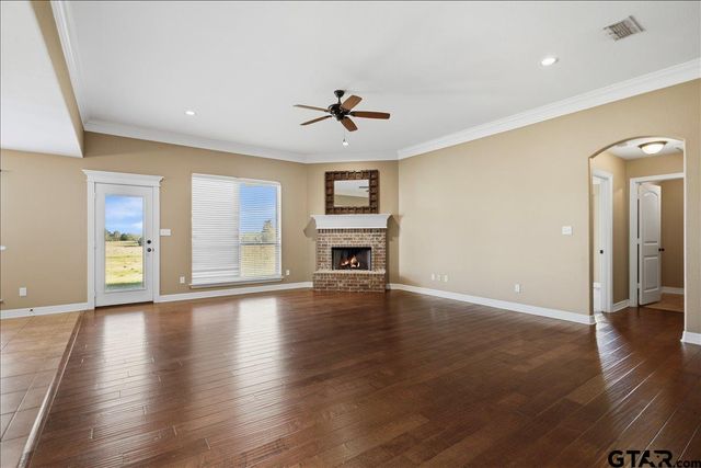 345 Baganie Ln, Bullard, TX 75757