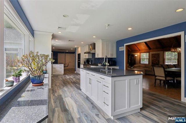 1271 Alicia Avenue, Teaneck, NJ 07666