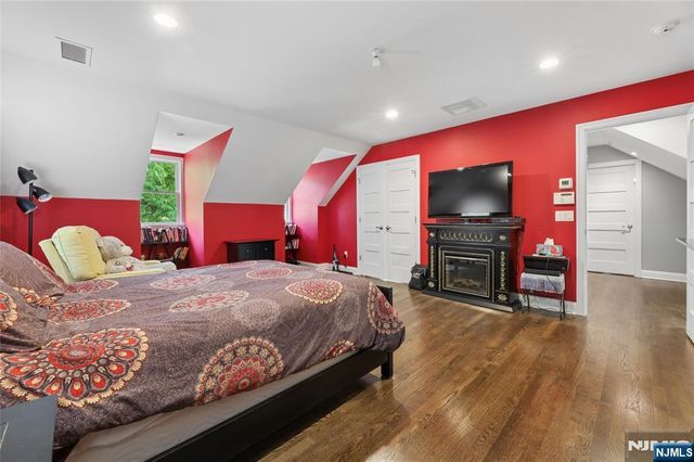 1271 Alicia Avenue, Teaneck, NJ 07666