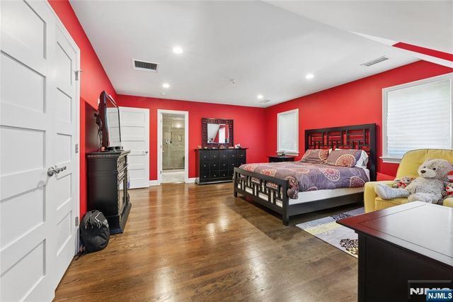 1271 Alicia Avenue, Teaneck, NJ 07666