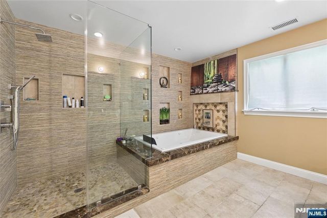 1271 Alicia Avenue, Teaneck, NJ 07666