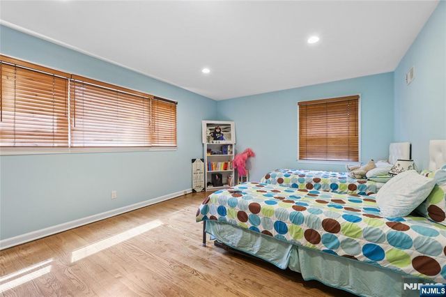1271 Alicia Avenue, Teaneck, NJ 07666