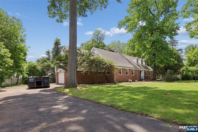 1271 Alicia Avenue, Teaneck, NJ 07666