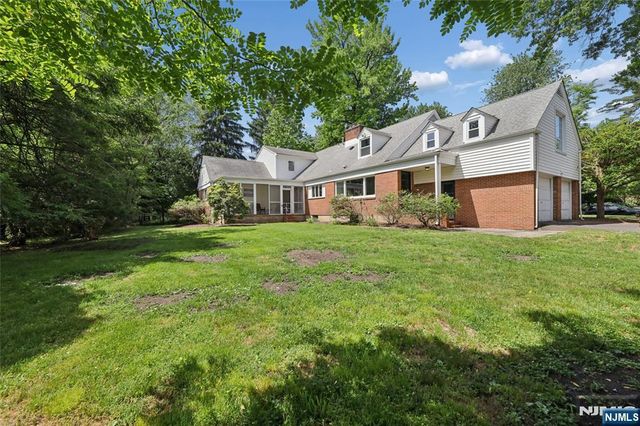 1271 Alicia Avenue, Teaneck, NJ 07666